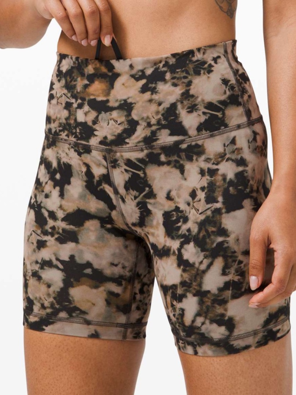 Lululemon Wunder Train High-Rise Short 6 inch size 4